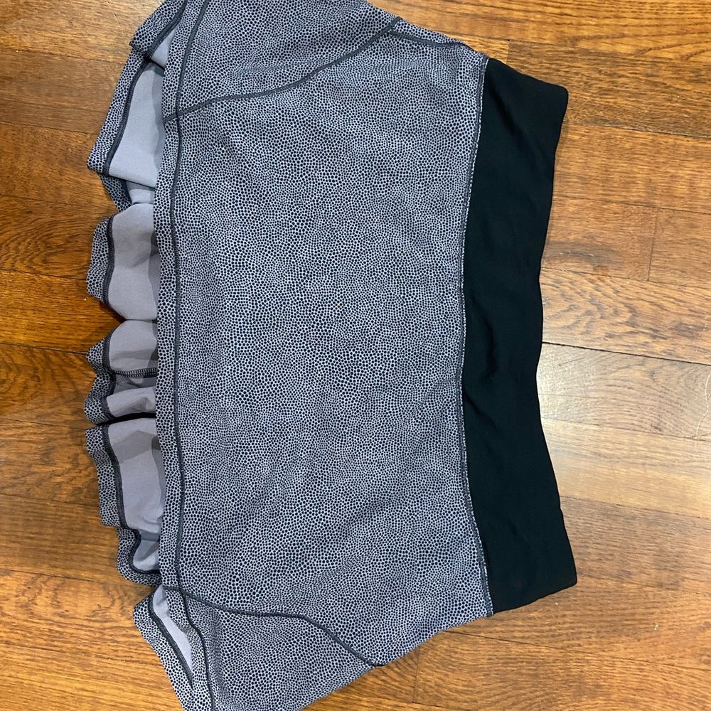 Lulu lemon skirt gently worn size 8